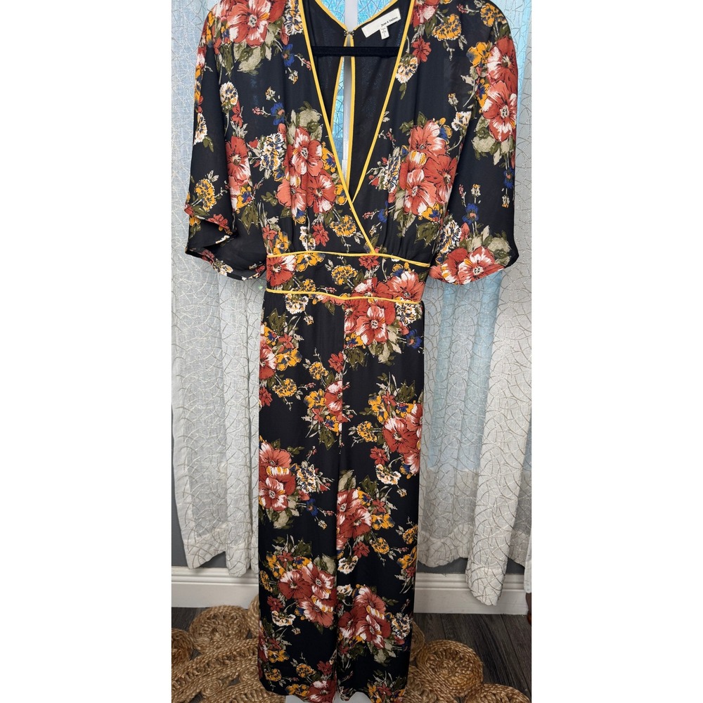 June & Hudson Floral‎ Wide Leg Jumpsuit Black Red Yellow V-Neck Short Sleeve-1